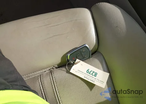 2016 Cadillac Srx Luxury Collection z USA, uszkodzony, nr VIN 3GYFNBE33GS508373